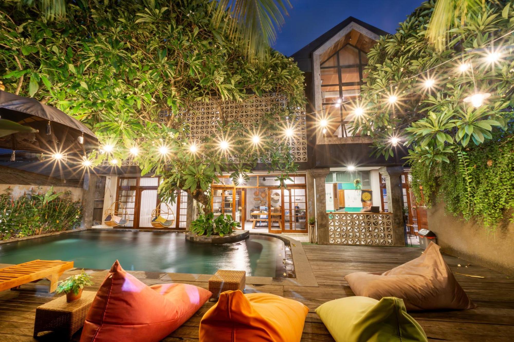 Interconnection Hostel Kuta Lombok Exterior foto