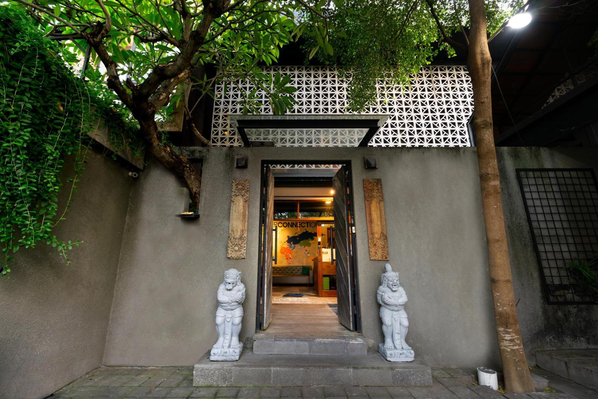 Interconnection Hostel Kuta Lombok Exterior foto