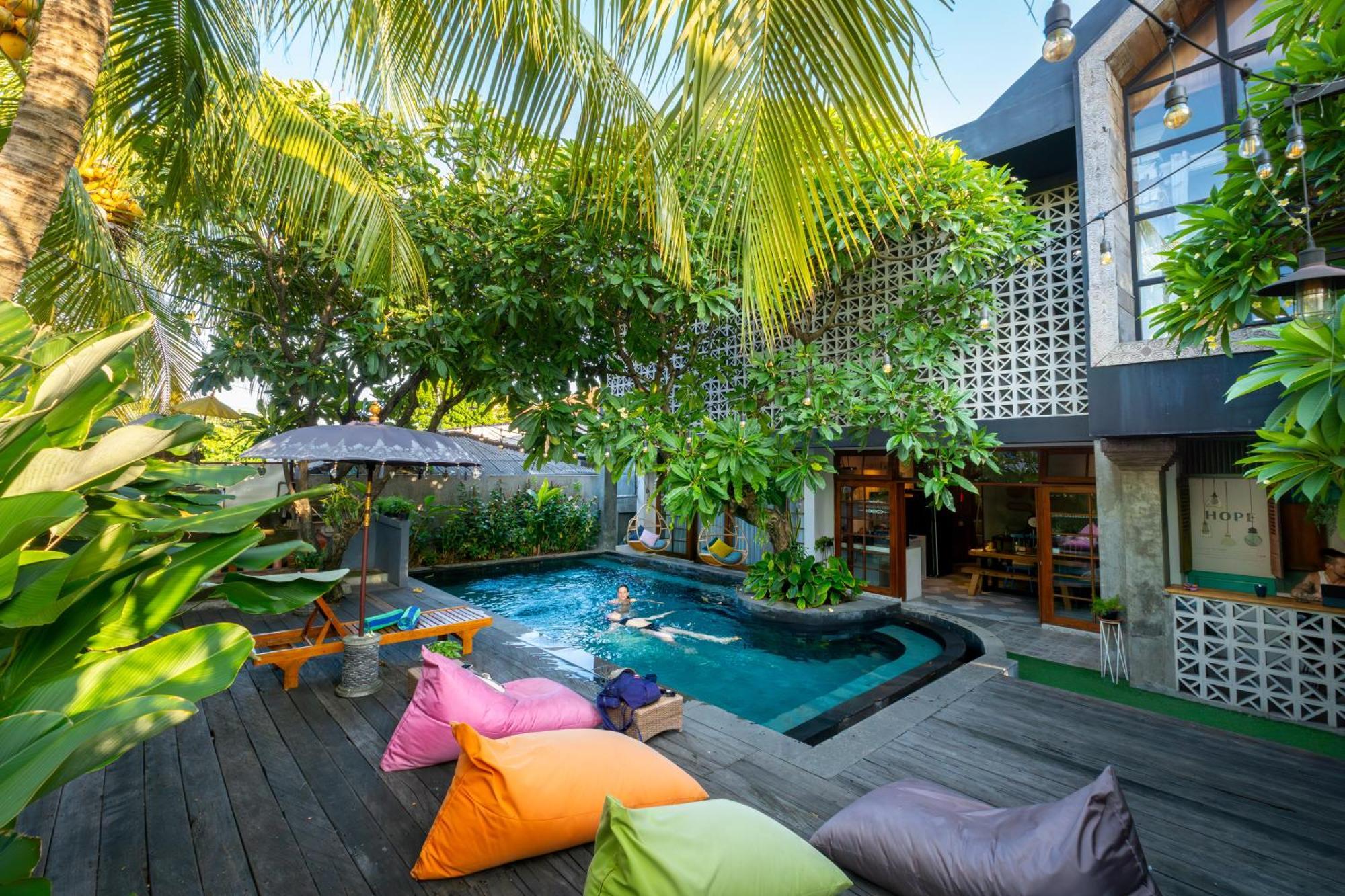 Interconnection Hostel Kuta Lombok Exterior foto