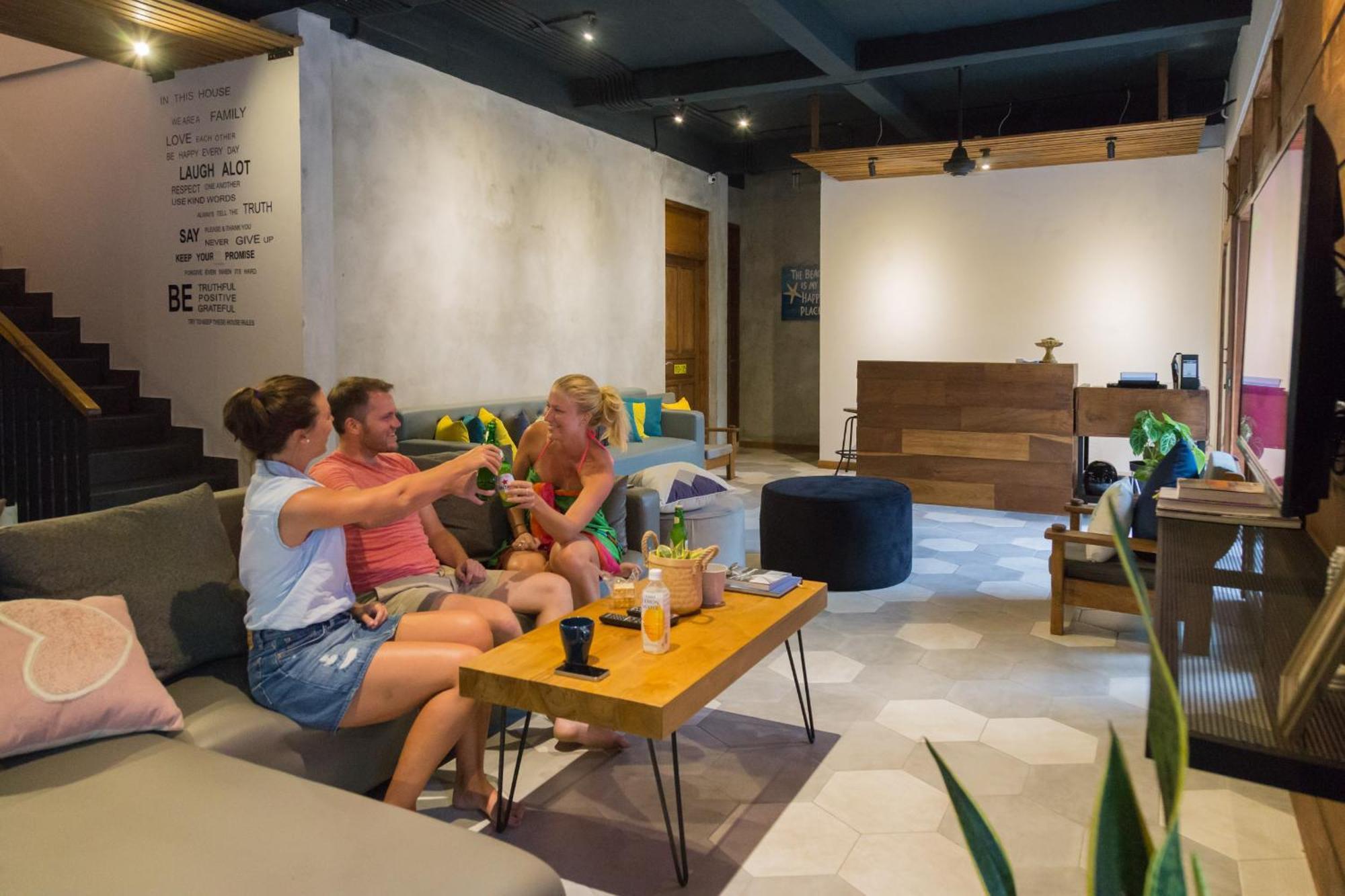 Interconnection Hostel Kuta Lombok Exterior foto